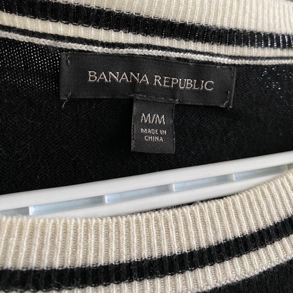 BANANA REPUBLIC BLACK/CREAM "JERSEY" W/ #7 ON FRONT - Picture 3 of 4